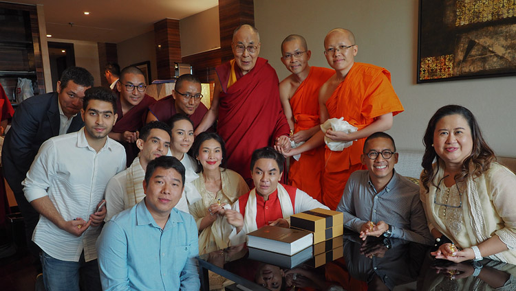 परम पावन दलाई लामा थाई-तिब्बती पारस्परिक आदान प्रदान कार्यक्रम के सदस्यों से भेंट करते हुए, नई दिल्ली, भारत, अगस्त ५, २०१८   चित्र/जेरेमी रसेल 
