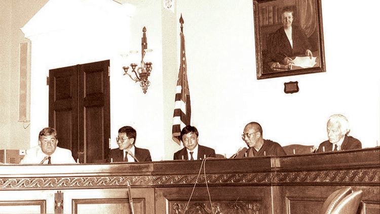 परमपावन दलाई लामा ने २१ सितंबर, १९८७ को वाशिंगटन डी.सी, यूएसए में अमेरिकी कांग्रेस के मानवाधिकार सम्मेलन को संबोधित किया तथा उन्होंने तिब्बत के लिए अपनी पंच-सूत्रीय शांति योजना की घोषणा की।