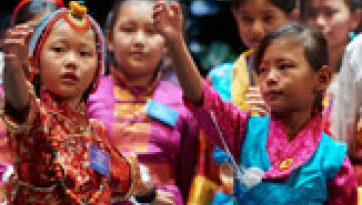 प्रेस, पेरिस बार काउंसिल और स्थानीय तिब्बती समुदाय के साथ भेंट