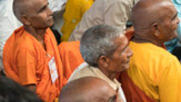 नालंदा शिक्षा के अनुरोध पर परम पावन दलाई लामा का  प्रवचन प्रारंभ