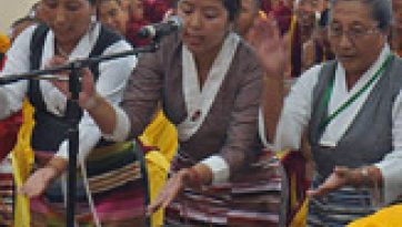 ग्यूमे में दीर्घायु समर्पण और सेरा लाची के लिए प्रस्थान