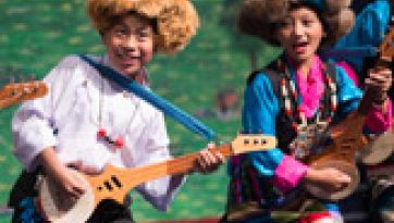 दीर्घायु अभिषेक और उत्तरी अमेरिका द्वारा परम पावन दलाई लामा के प्रति आभार में दीर्घायु समर्पण