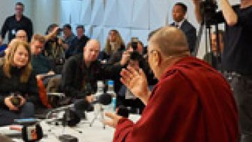 करुणा तथा जुडाव द्वारा शक्ति (स्ट्रेंग्थ थ्रू कम्पेशन एंड कनेक्शन)