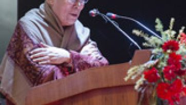 प्रेसीडेंसी विश्वविद्यालय में विश्व शांति के लिए एक मानवीय दृष्टिकोण की व्याख्या