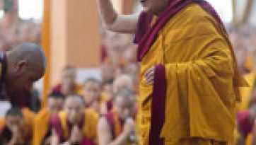 गदेन जंगचे महाविहार में महान पथक्रम प्रवचनों का दूसरा दिन