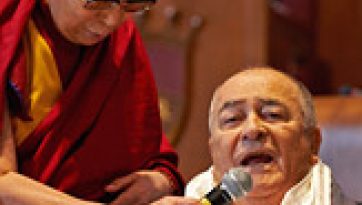 नोबेल शांति पुरस्कार विजेताओं के १४वें विश्व शिखर सम्मेलन का समापन सत्र