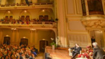 अवलोकितेश्वर अभिषेक तत्पश्चात  जर्मनी  में  तिब्बती समुदाय और तिब्बत समर्थक  समूह के साथ बैठक