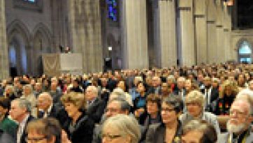 परम पावन दलाई लामा की नेशनल कैथेड्रल और नेशनल इंस्टिट्यूट्स फॉर हेल्थ (राष्ट्रीय स्वास्थ्य संस्थानों) की यात्रा