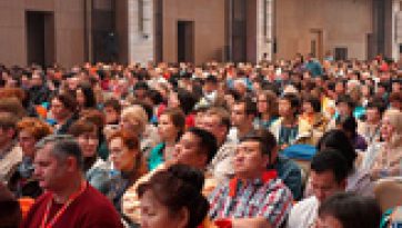 रूसी बौद्धंों के लिए प्रवचन के समापन हेतु अक्षोभ्य दीक्षा