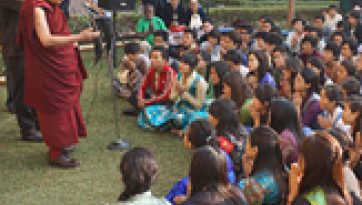 तिब्बती छात्रंों के लिए सलाह और मंगोलियाई टेलीविजन के लिए साक्षात्कार दिसंबर ५, २०१३