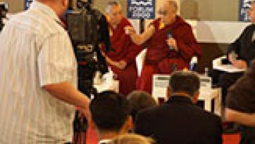 “संक्रमण काल में समाजःहमारे साझे मूल्य“ फोरम २००० सम्मेलन का समापन पैनल