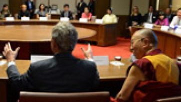 परम पावन दलाई लामा जॉर्ज डब्ल्यू बुश राष्ट्रपति सेंटर और सदर्न मेथोडिस्ट यूनिवर्सिटी में अतिथि