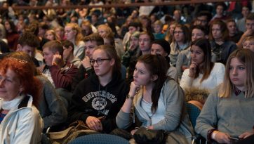 छात्रों के साथ संवाद तथा और सार्वजनिक व्याख्यान 