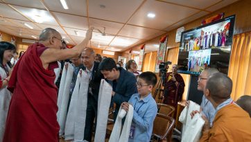 वियतनामी व्यापारी नेताओं, कलाकारों तथा बुद्धिजीवियों के साथ बातचीत, मई २१, २०१८