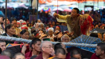 महाकारुणिक आर्यअवलोकितेश्वर अभिषेक