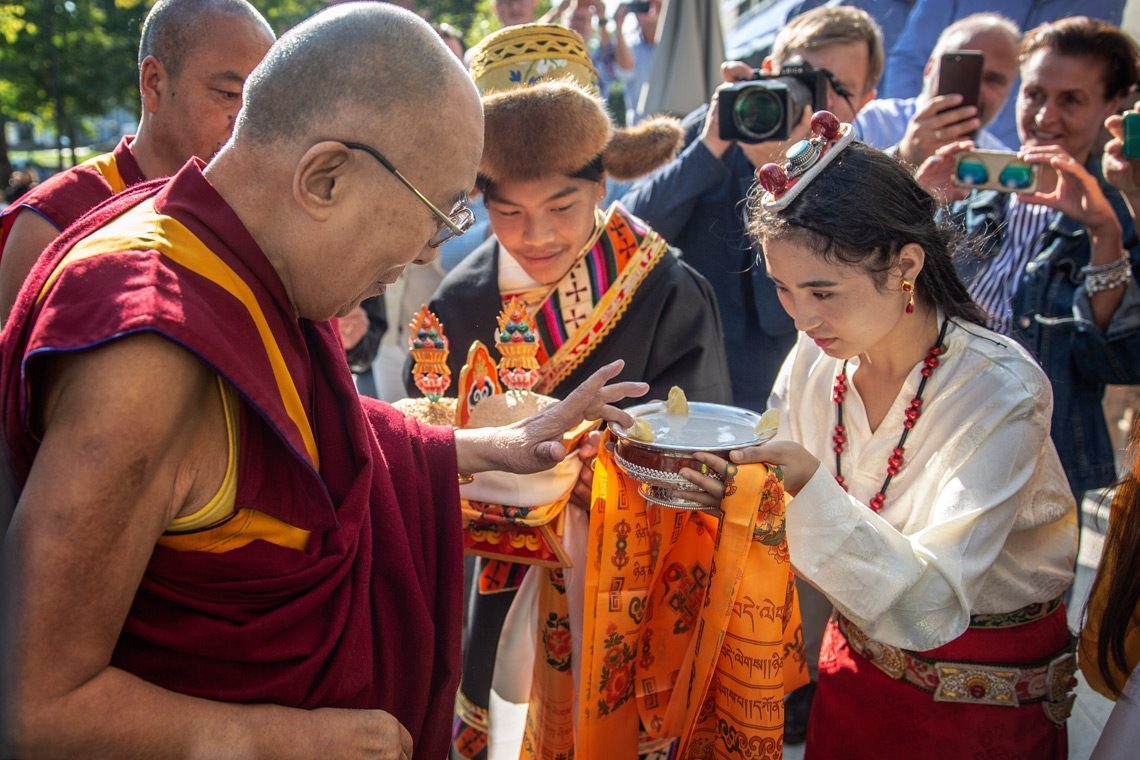 2018 09 14 Rotterdam G04 20180914 Dalai Lama Rotterdam Airport Photographer Jeppe Schilder 09