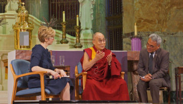 बेहतर मानवता में योगदान करना