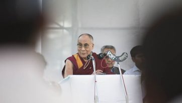 भौतिक विकास और उसके परिणाम