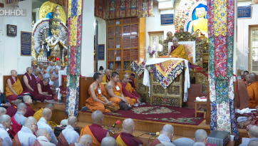 प्रज्ञापारमिता हृदय सूत्र पर प्रवचन। 